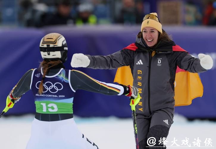 冬奥会高山滑雪女子团体全能 奥地利组合夺冠
