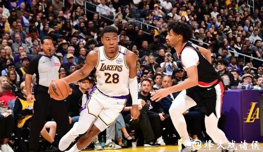 詹姆斯缺阵浓眉30+11 湖人大胜开拓者止3连败
